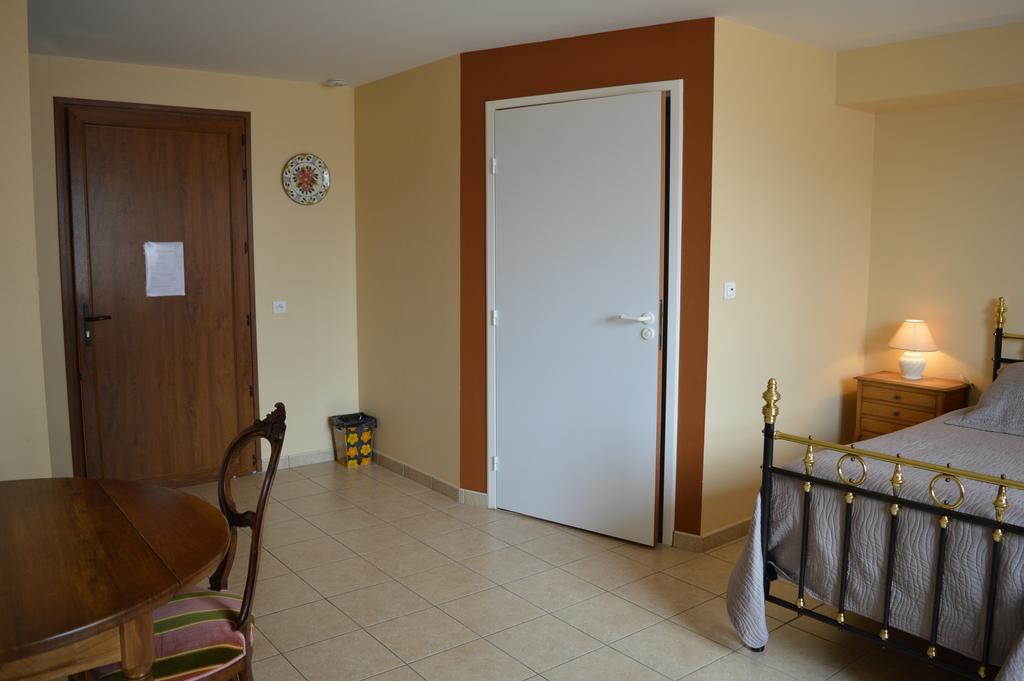 Côté Midi Chambre d'hôte Chaneins Exterior foto
